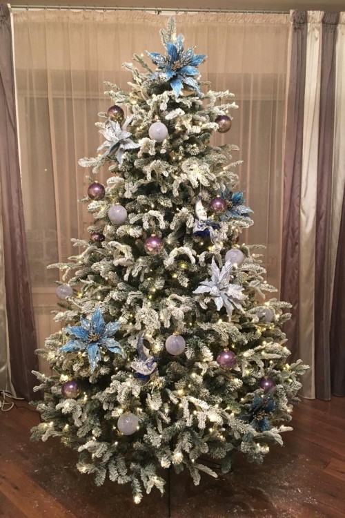 Ель Стильная заснеженная 215 см., 552 LED лампы, литая хвоя+пвх, Black Box (74283)