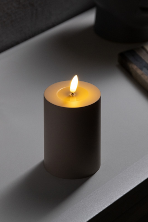  Светодиодная свеча бежевая 7×13×7 см., пластик, батарейки ААх2, Luazon Lighting (9907599)