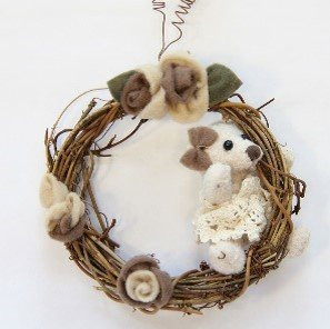 Украшение новогоднее, мишка светлый на венке, h-14см (C21-058179)