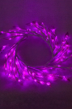 Светодиодная флористика Венок с листьями, 220V, 80 фиолетовых LED ламп, белый провод, Beauty Led (WS-08091002)