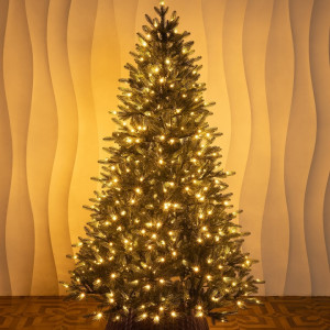 Искусственная елка Никольская 240 см., 100% литая хвоя, 600 теплых белых Led ламп, ЕлкиТорг (68240)