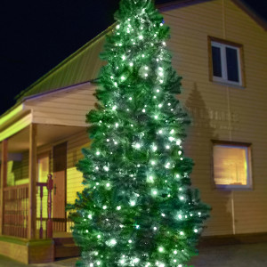 Комплект освещения Цветной каскад для елей высотой 6 м., 720 холодных белых LED, 72 м., шаг 35 см., Green Trees (KaskadW6)