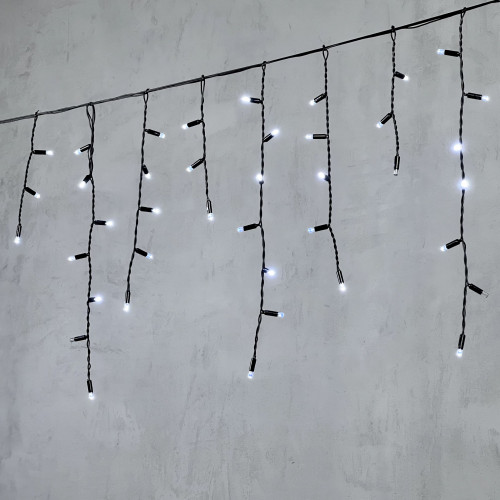 Светодиодная бахрома с колпачком 3,1*0,5 м., 120 холодных белых LED ламп, мерцание, черный провод ПВХ, IP65, LTC (PIL120BLWCAP-11-2W)