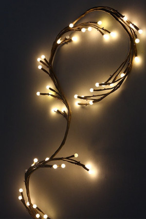 Светодиодная флористика Зимняя ветка 1.5 м., 220V, 48 теплых белых мерцающих LED ламп, коричневый провод, Beauty Led (LC176L-B048K-180)