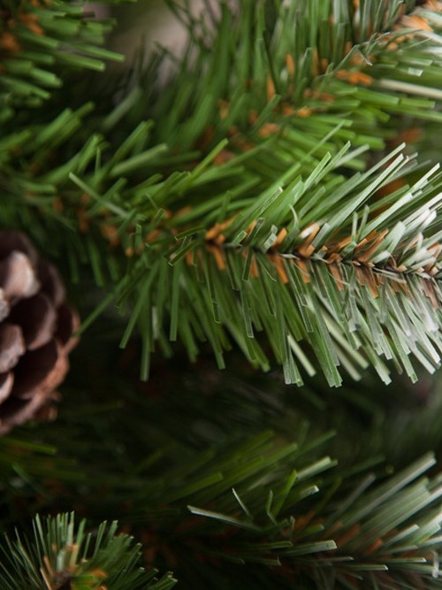 Елка Императрица заснеженная с шишками 60 см. в мешочке, мягкая хвоя, Triumph Tree (73701)