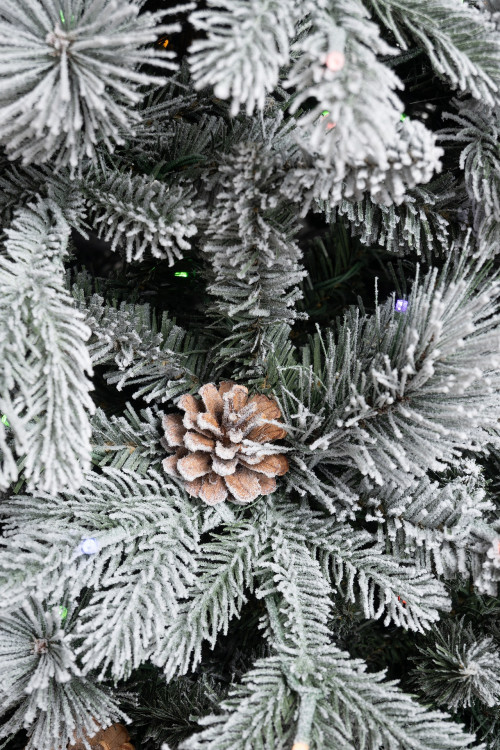 Искусственная елка Скандинавия заснеженная 240 см., литая хвоя+пвх, 760 мульти/теплых LED ламп, ЕлкиТорг (26240)