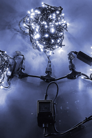 Комплект гирлянд 3 нити по 20 м, 24В, 600 холодных белых LED ламп, мерцание, черный провод ПВХ, Teamprof (TPF-S3*20F-B/W)