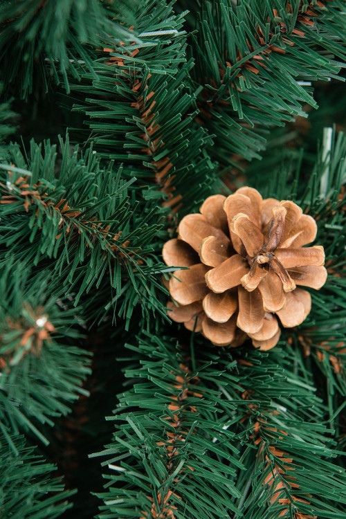 Искусственная елка Лапландия с шишками 180 см., мягкая хвоя, ЕлкиТорг (12180)