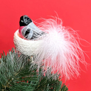 Елочное украшение Птичка в гнезде - снегирь, стекло, 8 см., Irena CO (50009)