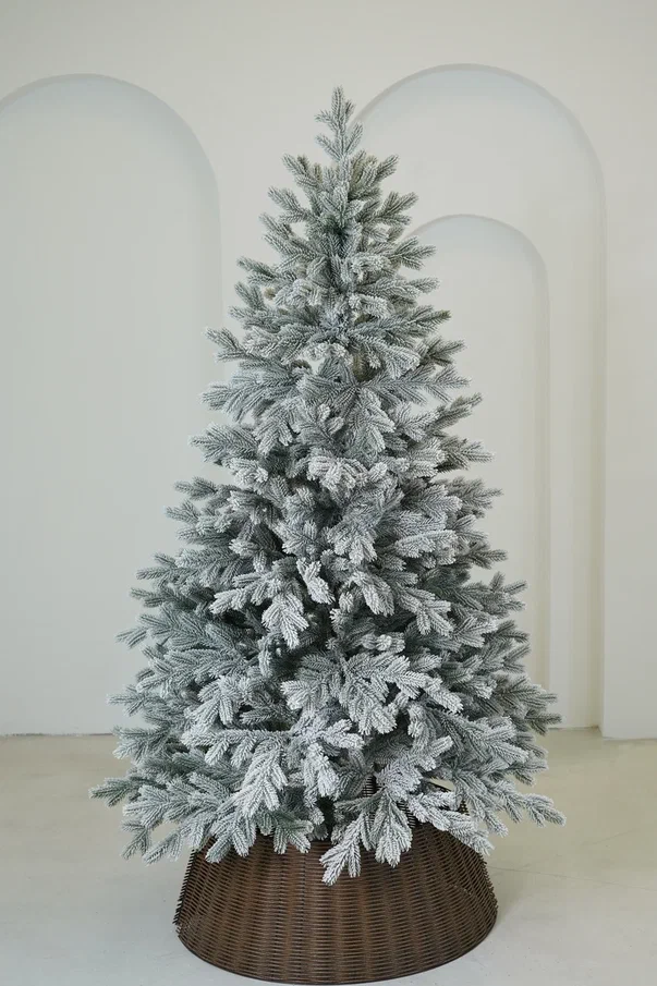 Искусственная елка Хвалынская 150 см.,100% литая хвоя, ЕлкиТорг (246150)