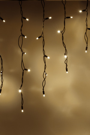 Светодиодная бахрома 108 теплых белых LED ламп, 3*0.6 м., 220В, статика, черный резиновый провод, Teamprof (TPF-i3*0.6-RB/WW)