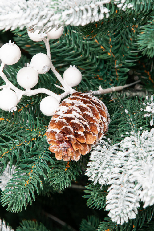 Искусственная елка Амелия заснеженная 210 см., 100% литая хвоя, ЕлкиТорг (163210)