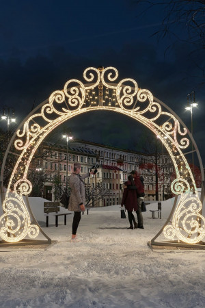 Светодиодная арка Снегурочка 3.8*3.3 м., теплый-белый, Conso (ARK-001-1002)