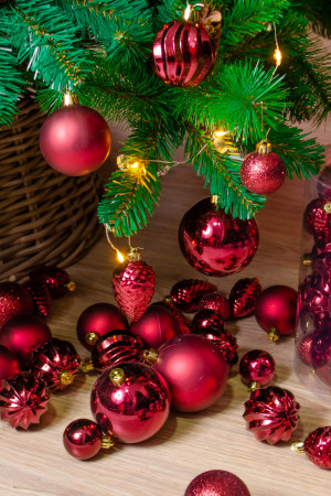 Набор пластиковых шаров Александрия mix, бордо, 34 шт, Kaemingk (022703) 