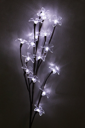 Светодиодная флористика Ветка Плюмерии 1 м., 3*АА батарейки, 16 холодных белых LED ламп, Beauty Led (LC33L-16A-517)