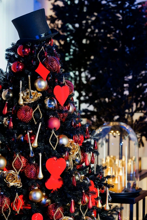 Искусственная елка Черная 210 см., 100% литая хвоя, Max Christmas (ЕЧР21)