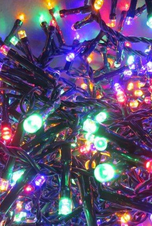 Светодиодная гирлянда НА БАТАРЕЙКАХ 27.6 м, 368 разноцветных LED ламп, таймер, Luca (83090)