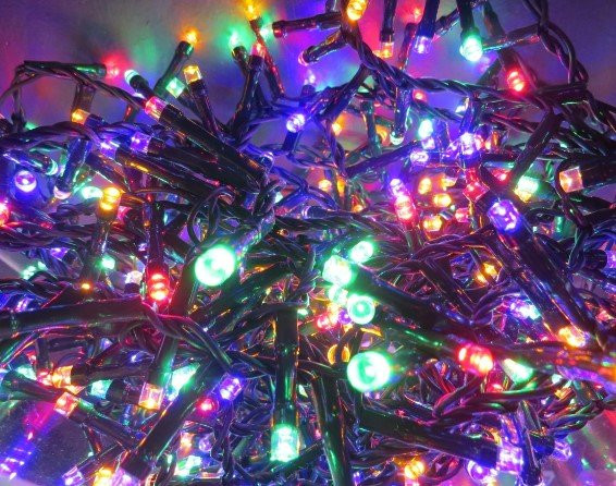 Светодиодная гирлянда НА БАТАРЕЙКАХ 27.6 м, 368 разноцветных LED ламп, таймер, Luca (83090)
