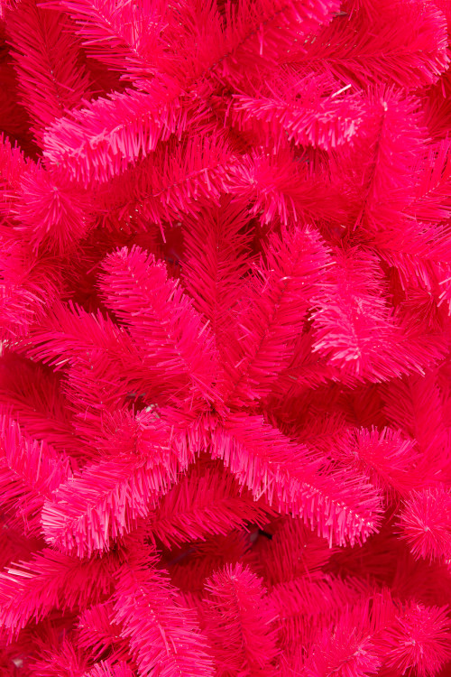 Искусственная елка Карнавал - Дерзкая Фуксия 180 см., мягкая хвоя, ЕлкиТорг (171180)