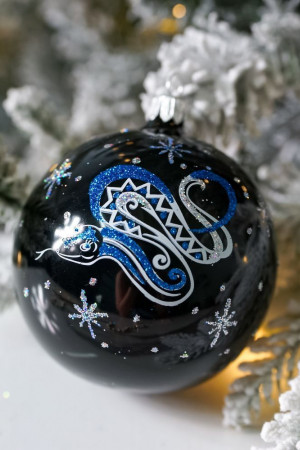 Стеклянный шар Змея 75 мм., черный, Ёлочка (С863/1)