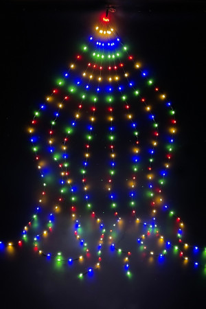 Светодиодная нить Хвост 672 разноцветных ламп, 12 лучей по 2,1 метра, 24В, 8 режимов, таймер, зеленый провод, LUCA (85441)