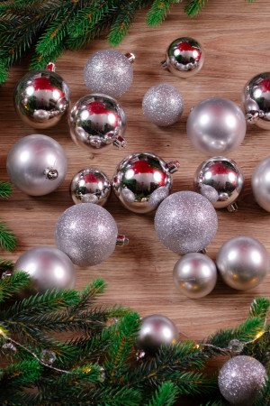 Набор пластиковых шаров Праздничный Стиль mix, серебро, 42 шт, Kaemingk (020721) 