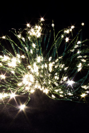 Светодиодная нить Роса 15 м., 150 теплых белых LED ламп, прозрачный провод, Winner (ww.01.4G.150-)