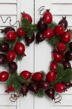 Рождественский венок Яхонт 25 см. с ягодками, 100% литая хвоя, ЕлкиТорг (52080)