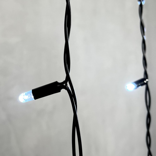 Светодиодная бахрома с колпачком 3,2*0,9 м., 180 холодных белых LED ламп, черный провод ПВХ, IP65, LTC (PIL180CAP-11-2W)