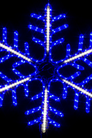 Светодиодная фигура снежинка с лучами 70 см., сине-белый цвет, Winner (7010-70BW)