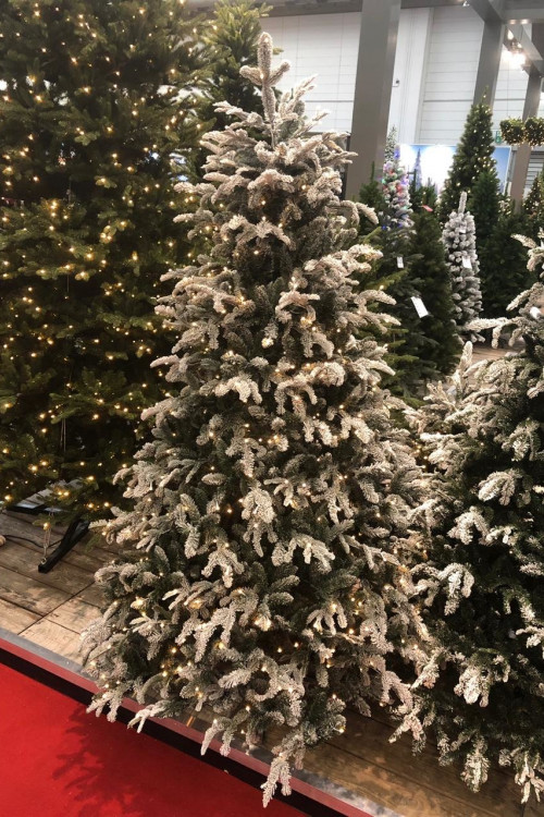 Ель Стильная заснеженная 260 см., 816 LED ламп, литая хвоя+пвх, Black Box (74350)