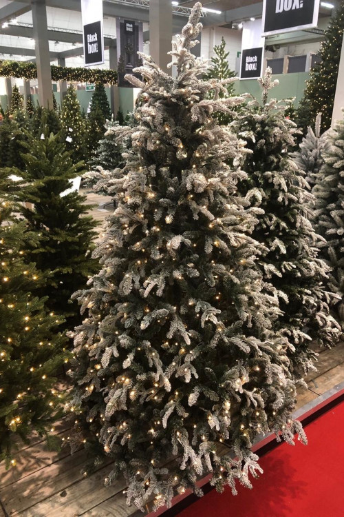 Ель Стильная заснеженная 260 см., 816 LED ламп, литая хвоя+пвх, Black Box (74350)